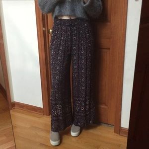 NWT AE Floral Flowy Pants